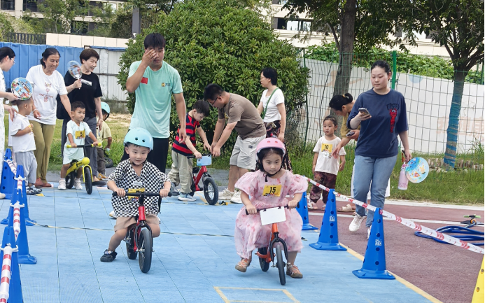 滑步车竞速 滑步车竞速