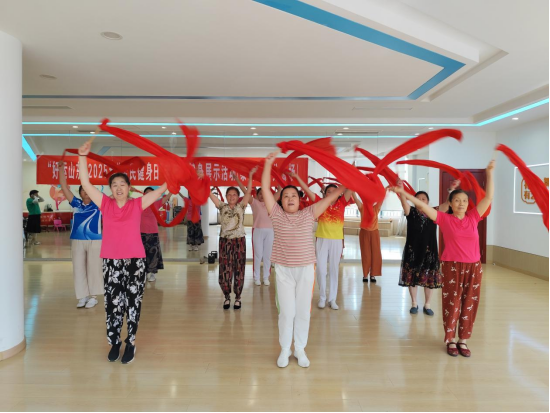 红绸舞动, 化体育活动, hon