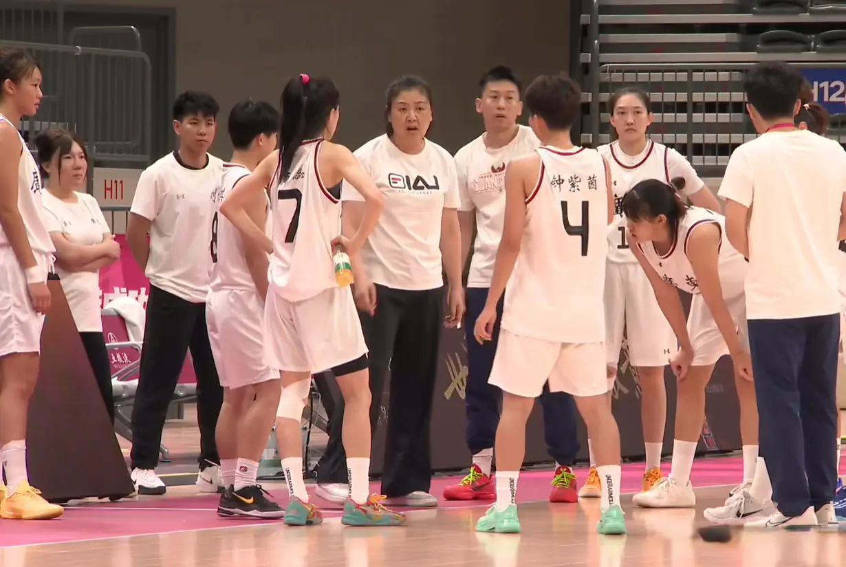 amp, 辽宁女篮主, 首节战罢